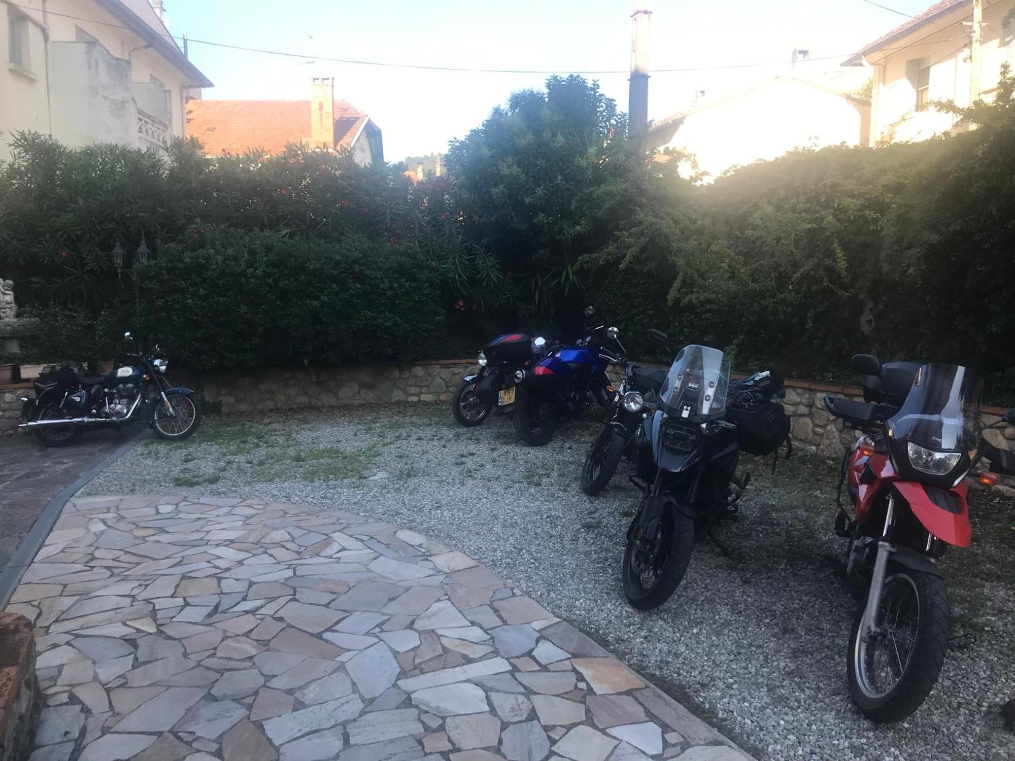 Hébergements à La Rive, Accueil ouvert tous les jours jusqu'à 20h00 dernier délai, depuis 29 ans ! Réserver ici svp ! Merci ! Aucun règlement à distance accepté, Paiement par CB, Espèces, Chèque ou Chèques-Vacances impérativement à la remise des clef Amélie-les-Bains-Palalda Esterno foto